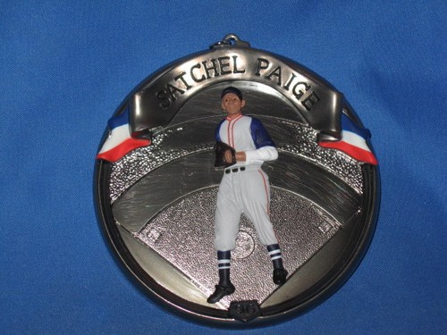 1996 HALLMARK SATCHEL PAIGE CHRISTMAS ORNAMENT - Picture 2 of 3