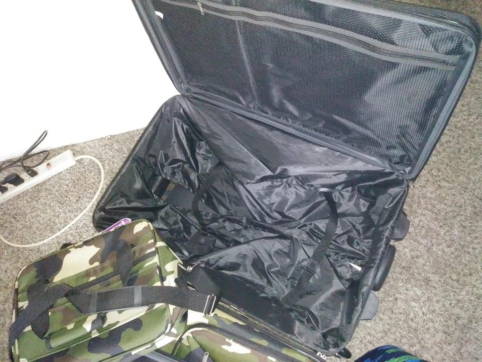 Juego de equipaje expandible Rockland 4 piezas lado blando camuflaje 14" 19" 24" 28" Foto 4 de 4