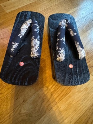   Japanische Holzsandalen Geta   Cosplay Schuhe mit Socken   Naturholz Artikel