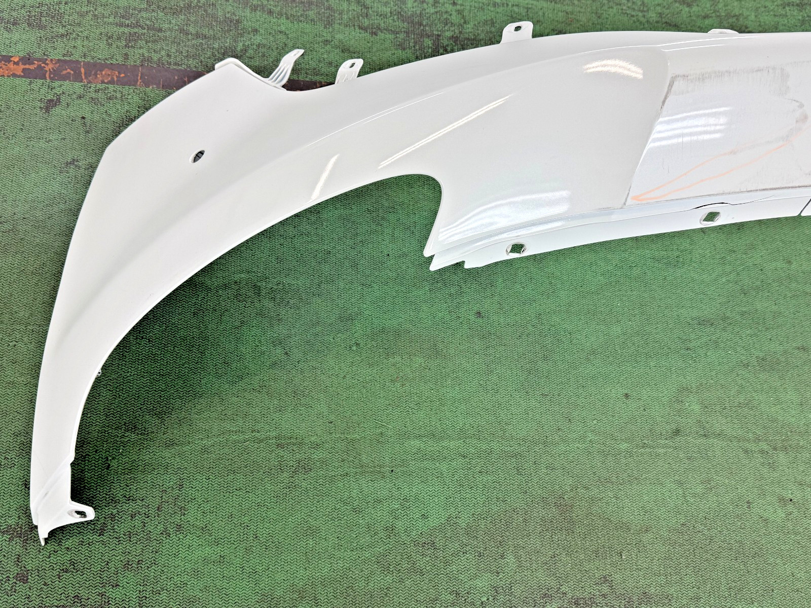 2018 - 2023 ASTON MARTIN VANTAGE FRONT BUMPER UPPER COVER KY63-17D957-A OEM