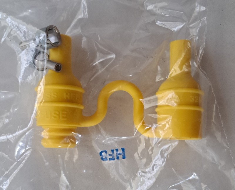 In-Line Fuse Holder, Waterproof, 12 Gauge Wire, 32 Amp Fuse, Yellow/Silver