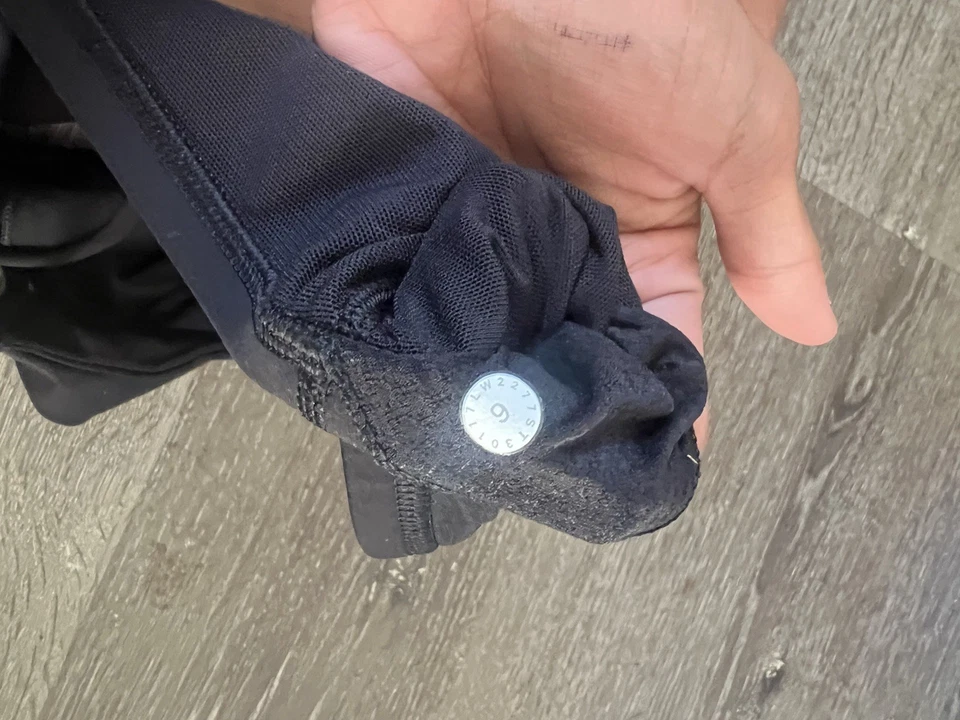 Sujetador Lululemon Energy Exhale negro - malla con tiras talla 6 Foto 3 de 4