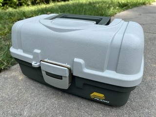 Caja de aparejos de pesca vintage Plano modelo 6102 de un solo nivel usada