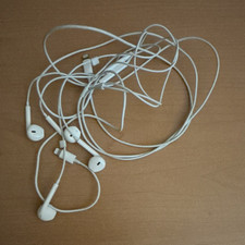 White In-Ear Wired Earbuds w/ On-Cable Mic, 3.5mm Jack, Double Earpieces
