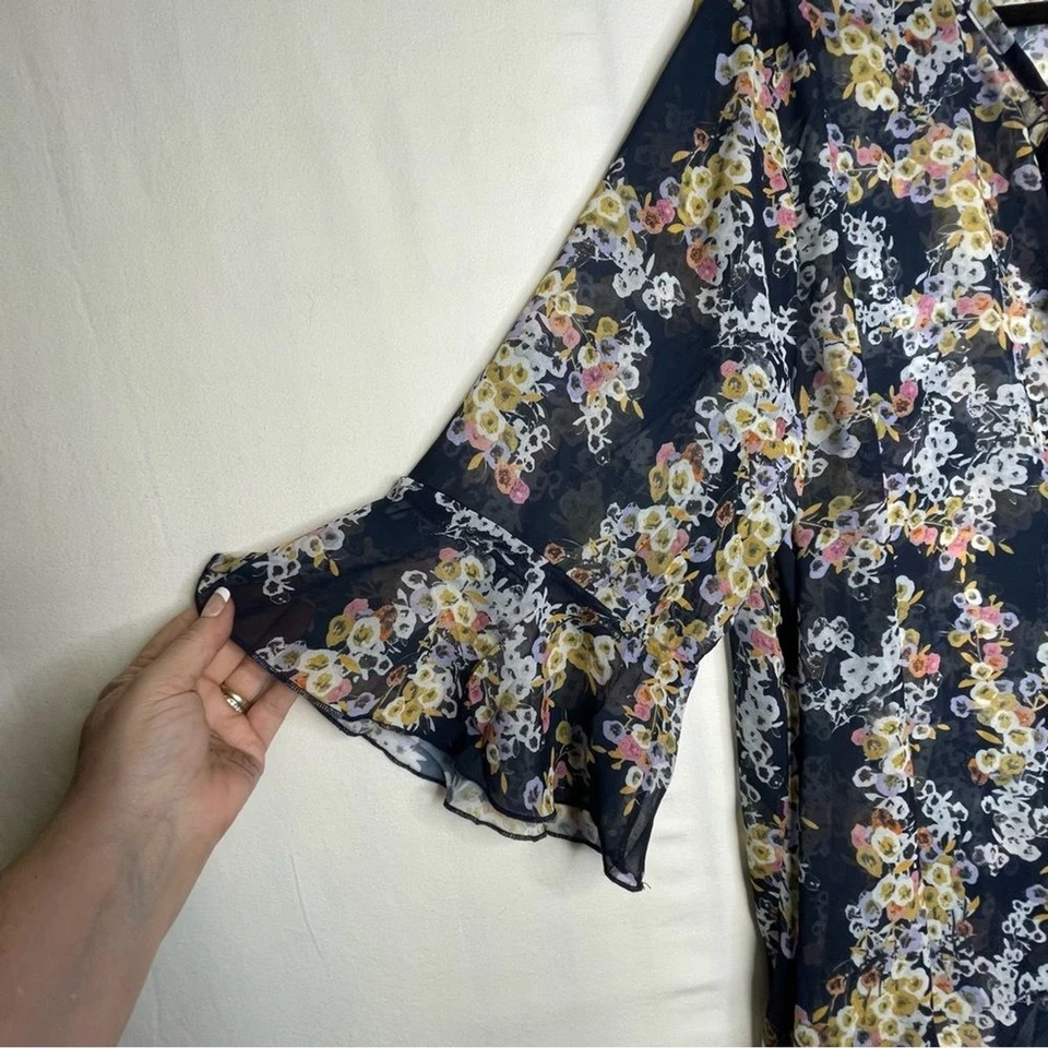 Blusa Zanzea Tamanho 5XL Azul Ditzy Floral Chiffon Manga de Sino 3/4 Fada Boho - Imagem 4 de 4