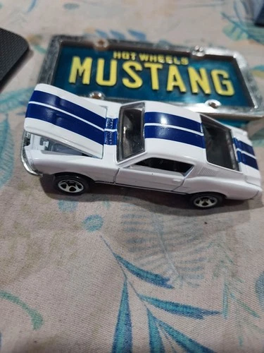 Hot Wheels Vintage Park 'N Plates 68 Mustang