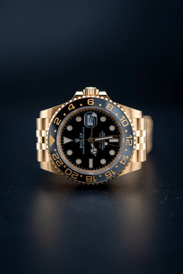 Rolex GMT-Master II 2024 “Bumblebee” oro amarillo bisel negro y gris Foto 3 de 4