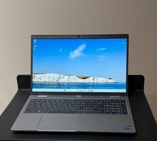 Dell Latitude 5530 15.6" i5-1240P 16GB RAM 256GB SSD Windows 11 Home