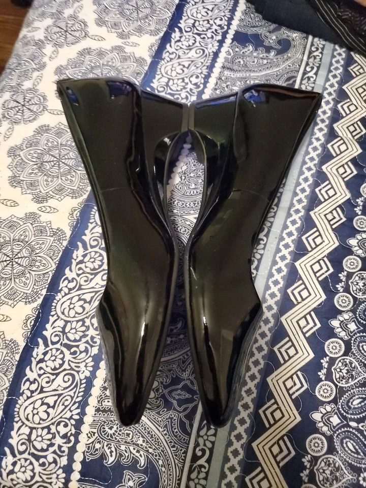 Zapatos de vacaciones elegantes con cuña de charol Taryn Rose talla 11 Foto 4 de 4