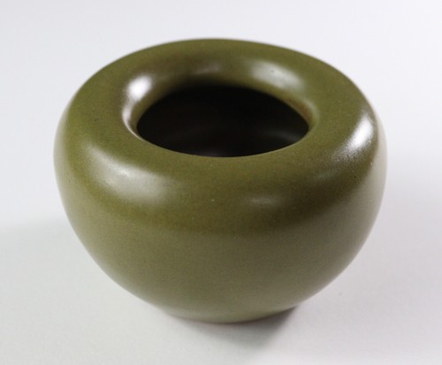 One 19th-20th C. tea dust waterpot apple shape Zun 茶叶末釉苹果尊 3.25“ diameter 2" tl - Picture 2 of 8