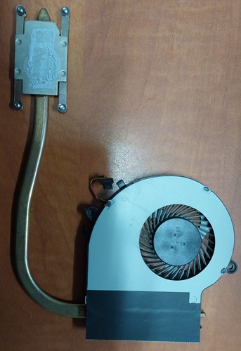 Toshiba Satellite L50-B Heatsink & CPU Fan Cooler DFS541105FC0T FCN3CBLITA - Picture 2 of 2