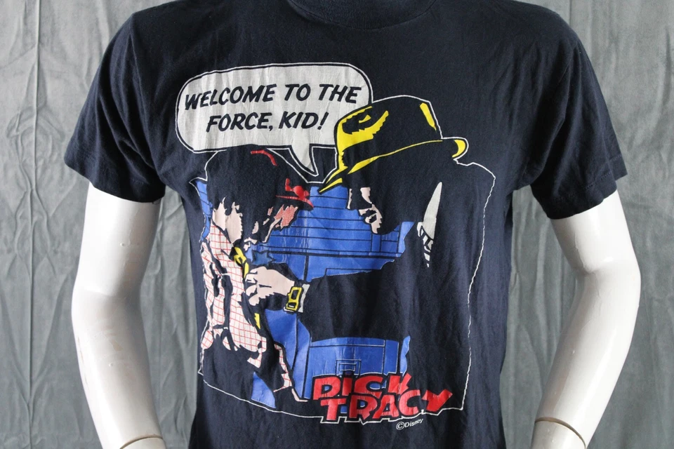 Camiseta gráfica Vitnage - Dick Tracy Welcome to the Force Kid - Mediana para hombre Foto 2 de 4