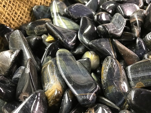 1000 Carat Lots of Polished Tumbled Blue Tiger Eye + FREE Faceted Gemstone - Picture 3 of 4