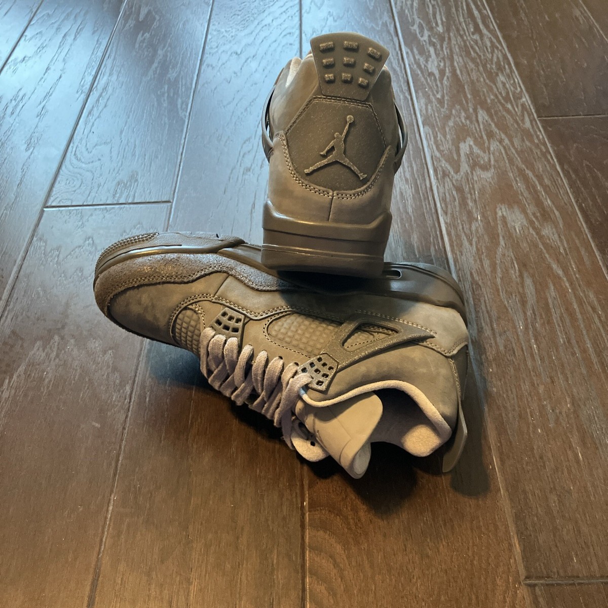 Air Jordan 4 ベージュ/クリーム US 9.5 Air Jordan 4 ベージュ/クリーム US 9.5