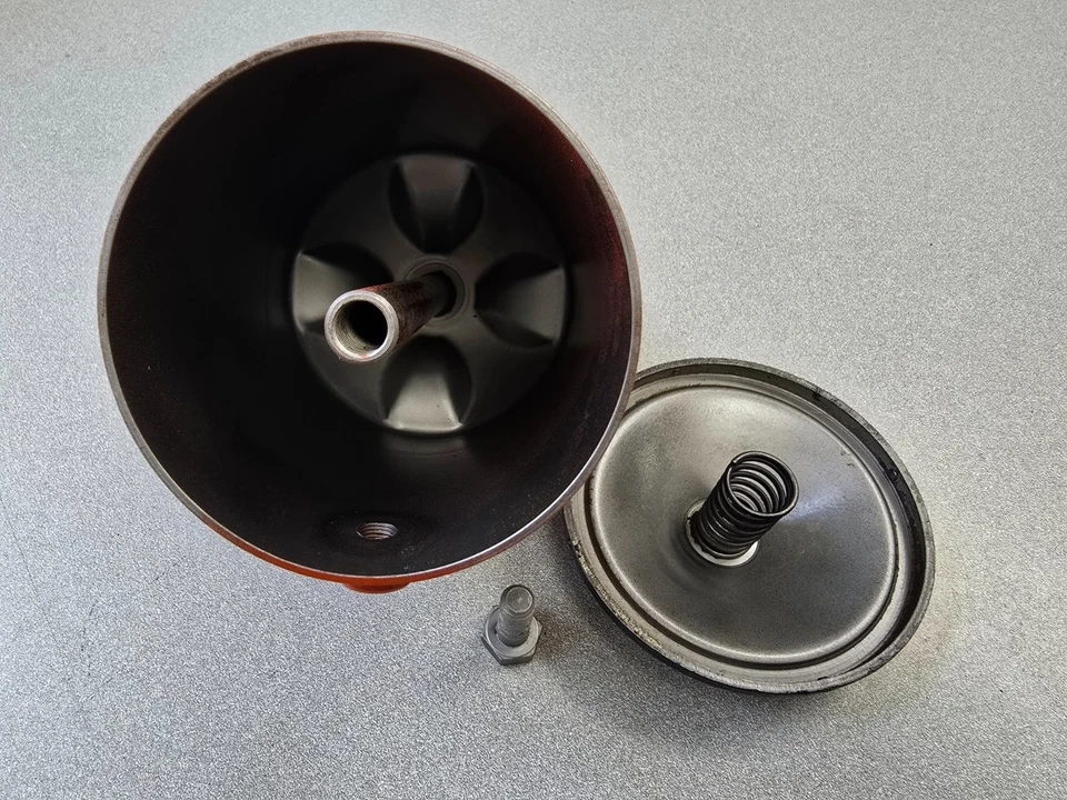 BONITO BOTE FILTRO ACEITE ORIGINAL USADO ORIGINAL PORSCHE 356 A B C SC 912 MARCO #10 Foto 3 de 4