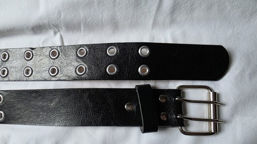 Genuine Leather Baclk Belt with Silver Eyelets Womens Size L. Fits Up To 42" - Picture 4 of 5