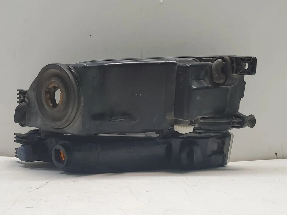 Volkswagen Beetle 2012 pasajero luz antiniebla lateral derecha con intermitente OEM A047949 Foto 2 de 4