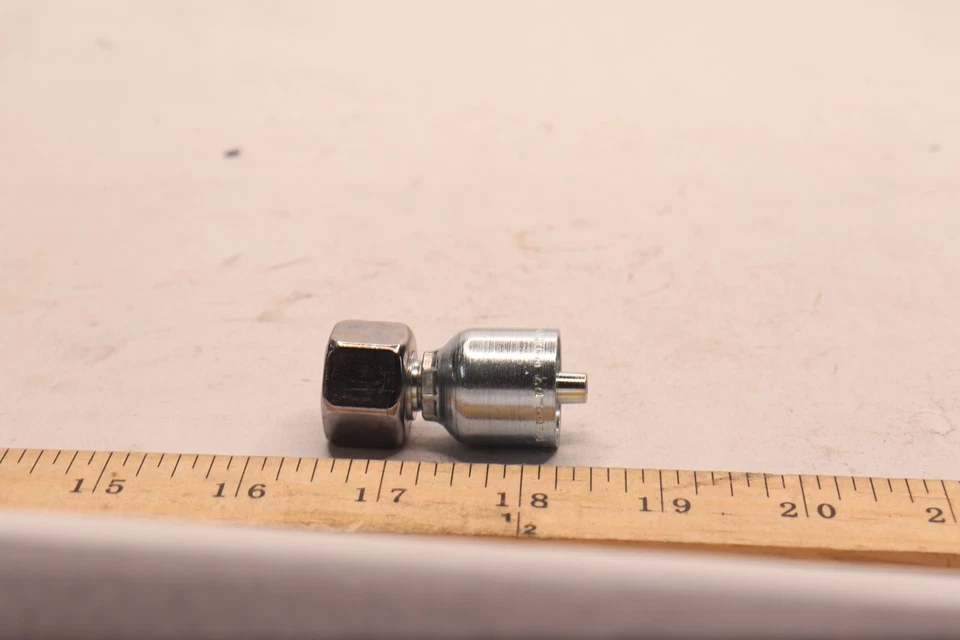 (10-Pk) Montaje de manguera de crimpado Parker manguera de 1/4" X M18X1,5 10 mm 1CP943-10-4 Foto 2 de 3