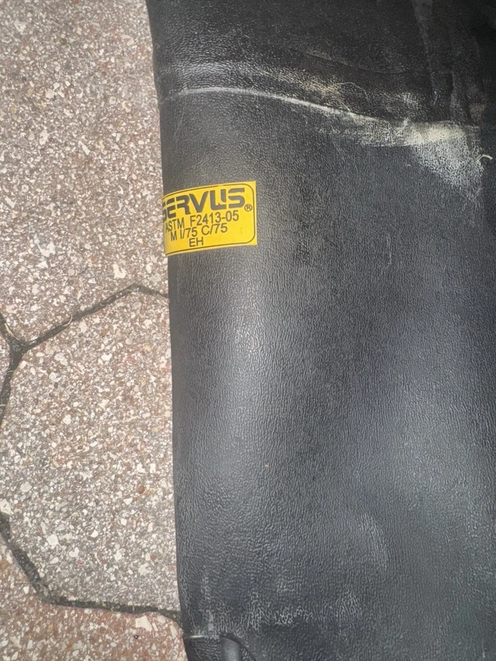 Ranger T112 Black Steel Toe Hip Boots Size 9 - Image 2 of 4