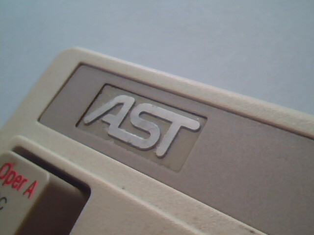 AST Keyboard 119127-001 Rev G KB-101 AQ6ZG-RT687XT - vintage, working