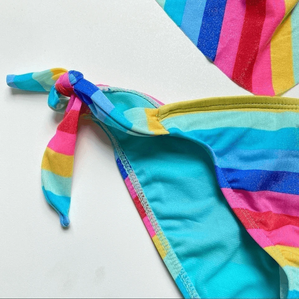 Traje de baño California Waves para mujer talla M arco iris rayas bandeau bikini de 2 piezas Foto 3 de 4