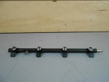 Used 2017 Mercury 90 HP 4 stroke Fuel Rail Assembly 8M0080425 Fresh Water