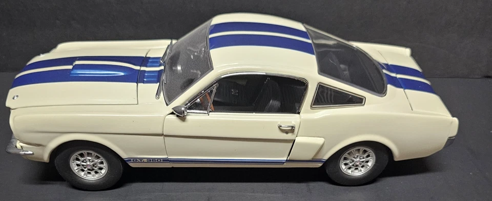 1:18 Exact Detail Shelby GT 350 Coupe 1966 White/ Blue stripes # 715 of 1,020 - Image 3 of 4