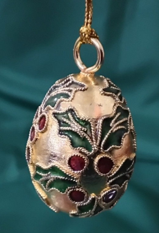 Vintage Chinese Gold Tone Cloisonne Christmas Egg w/Holly Tree Ornament/Necklace