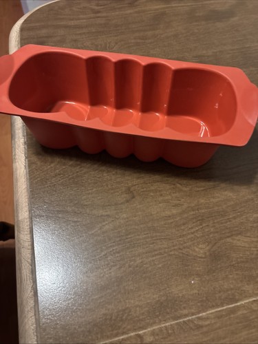 Tupperware Silicone Loaf Pan