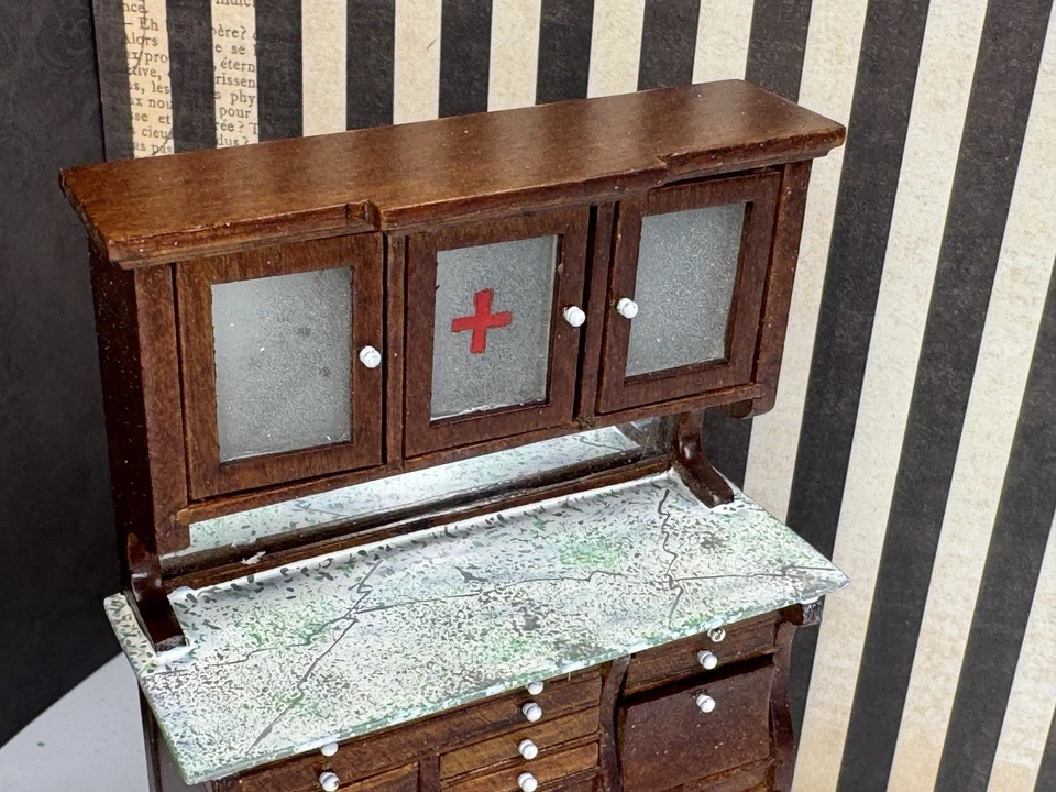 Gabinete dental Heidi Ott para casa de muñecas Foto 3 de 4