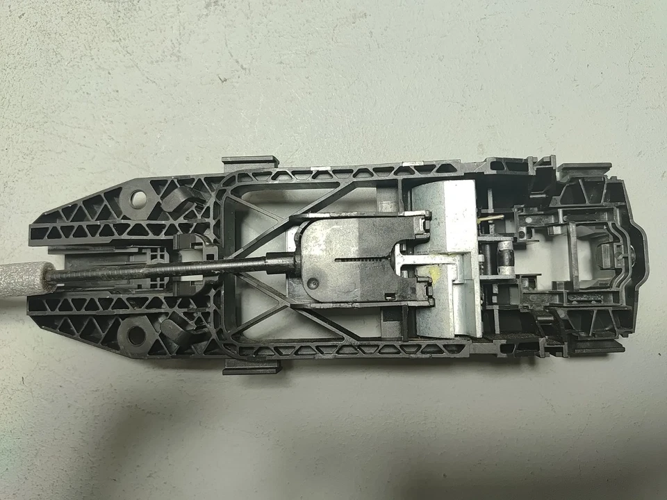 Оригинальная передняя водительская дверь с внешней ручкой основание для Volkswagen Jetta 2011-2018 годов выпуска - Изображение 2 из 4