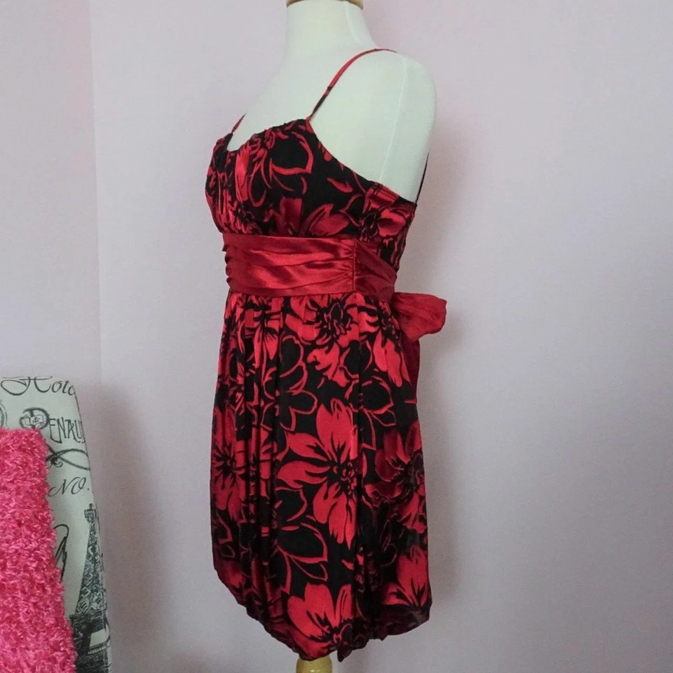 LOVE Tease Women's Dress Mini Red Black Floral Holiday Juniors Dress Size 5 - Image 3 of 4