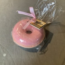 1x Doughnut Shaped Bath Bomb