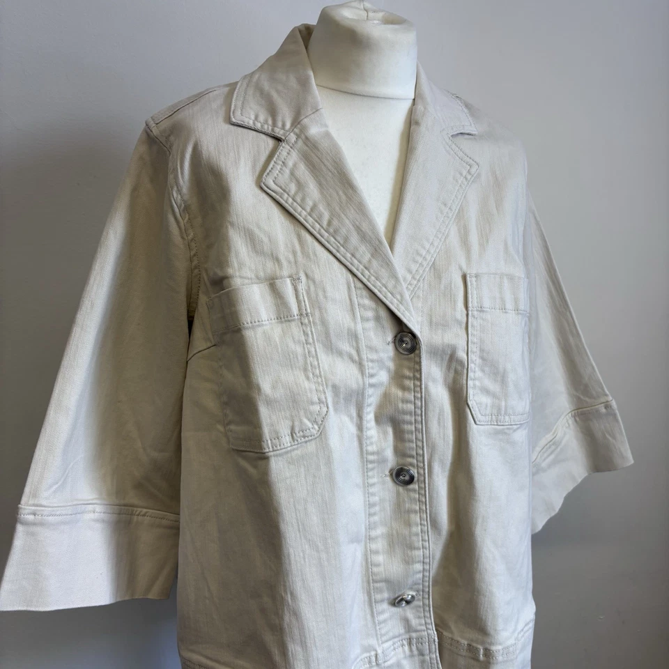 Chaqueta Marla Wynne Denim Plisada Espalda Talla Grande Crema Cuadrada Mangas 3/4 Nueva £90 Foto 3 de 4