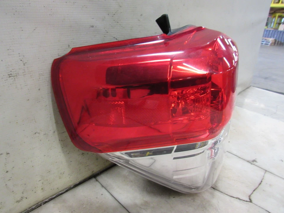 LUZ TRASERA 2010 TOYOTA 4RUNNER Lh OEM esquina Chiped1 Foto 2 de 4