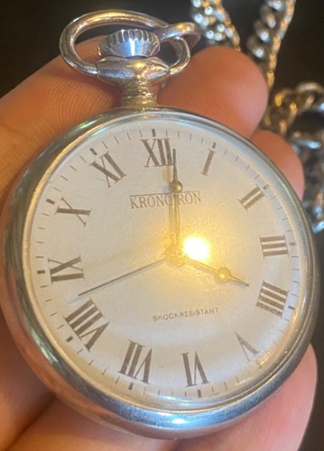 Reloj Bolsillo Mecánico Vintage Early Kronotron Tono Plata con Cadena Larga Sin Probar - Imagen 18 de 18