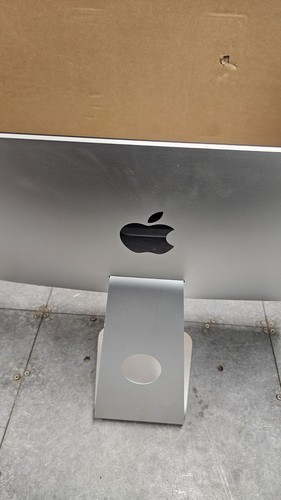 Apple iMac 21.5" 2017 Catalina, 256GB SSD, 16GB RAM, Intel i5-7360U, Intel Iris - Picture 3 of 5