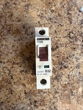 CONTACTUM 32 AMP CURVE B 6kA MCB CIRCUIT BREAKER 7132B BLACK