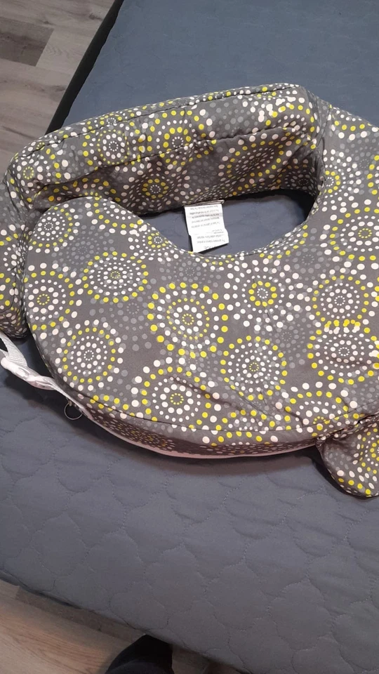 Almohada de enfermería My Brest Friend original lunares grises y verdes Foto 2 de 4