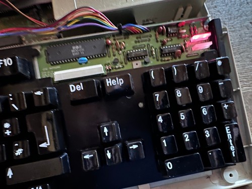 Clavier Mitsumi pour LED AMIGA 500/A500+ : ROUGE/VERT, Fonctionne.. #07 25 - Photo 3 sur 9