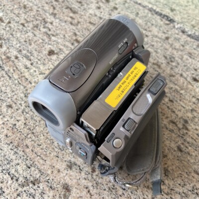 SONY miniDV handycam DCR-HC90 ⑤ Sony DCR-HC90 Mini DV digital camcorder at Crutchfield