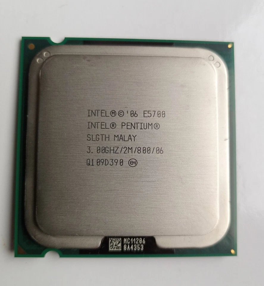 PROCESSORE SOCKET 775 INTEL PENTIUM DUAL CORE E5700 SLGTH 3,0GHz 2M FSB 800 - Immagine 2 di 2