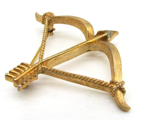 Vintage Crown Trifari Brooch Pin Gold Tone Bow And Arrow Cupid - Picture 2 of 8
