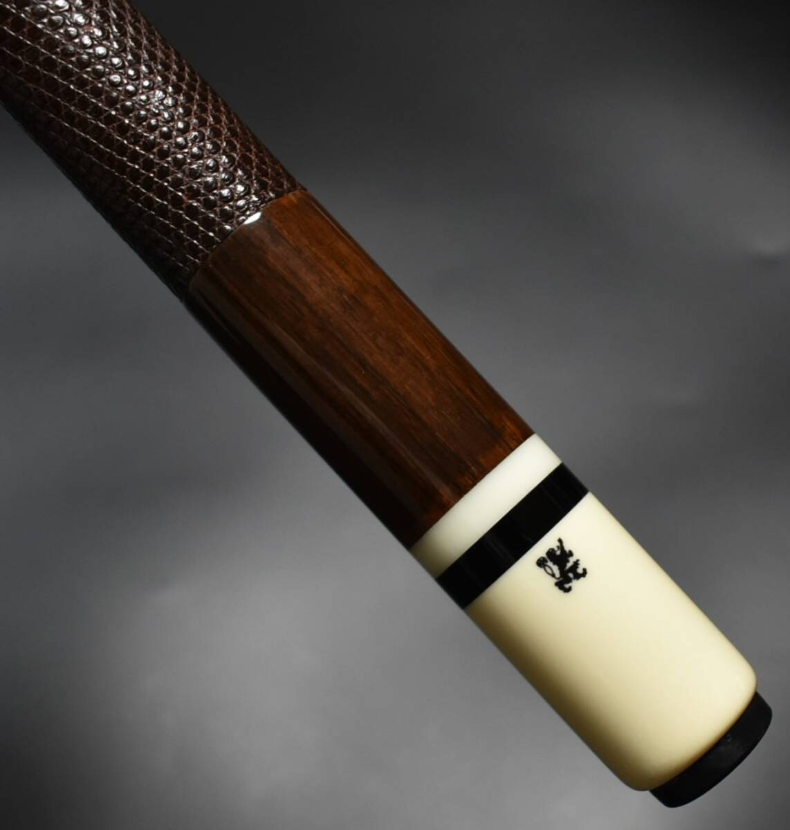 LEGEND Adam cue A/H-7 CARLTON 70' 18 mountains rare From LEGEND Adam cue A/H-7 CARLTON 70' 18 mountains rare From
