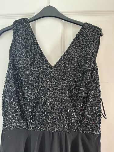 Abito John Lewis con scollo a V in chiffon impreziosito da paillettes, chiffon nero - Foto 8 di 10