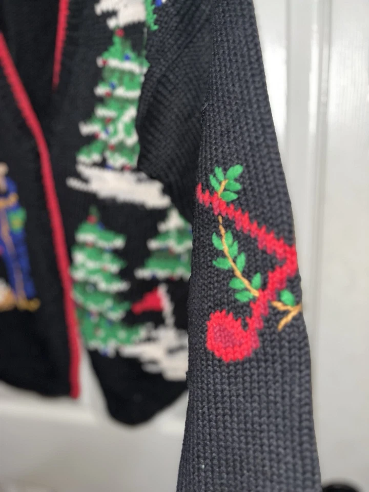 EP Pro Golf Cardigan Sweater Knit Christmas M Medium Santa Claus Bag Tree Club V - Image 4 of 4