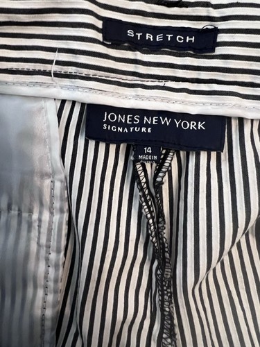 Jones New York Signature Bermuda Golf Shorts Women Size 14 White BlackStriped - Picture 7 of 8