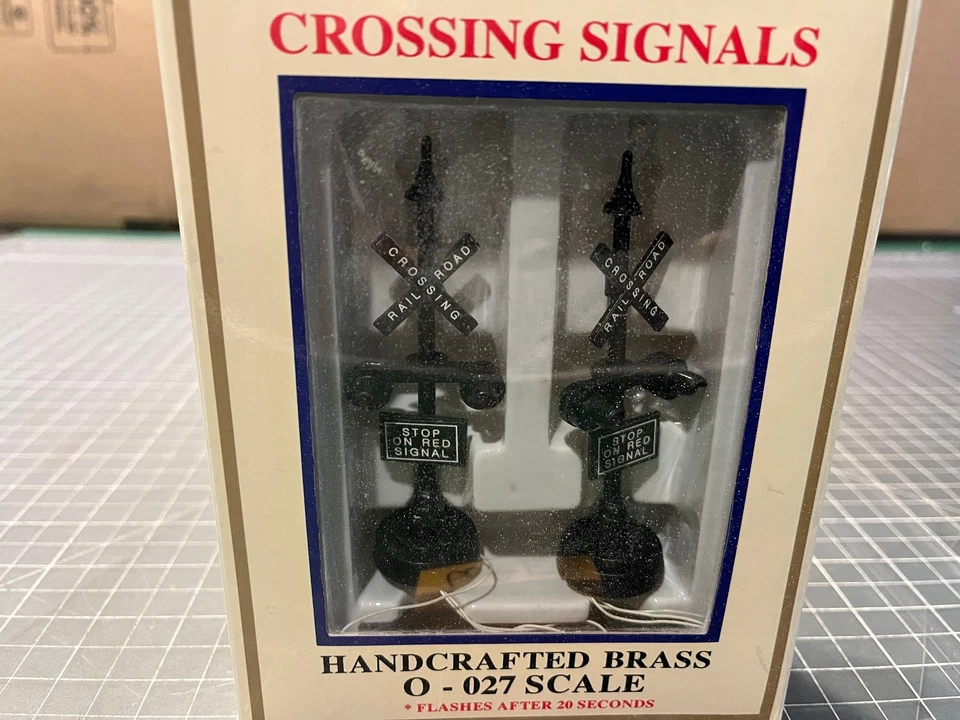 Model Power Train HO O-O27 Scale 6381 Flashing Railroad Crossing Signal Lot E - Image 3 of 4