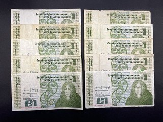 Central Bank Of Ireland £1 Pound / Punt Vintage Banknote Set (10) LOT: 2308 025