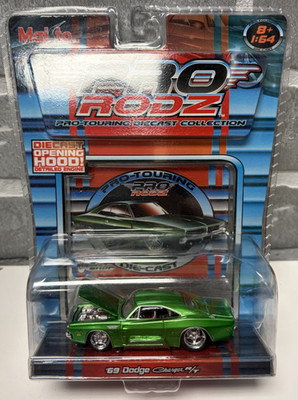 Maisto Pro Rodz  69 Dodge Charger R/T Green :64 Die-Cast MOC Collectible